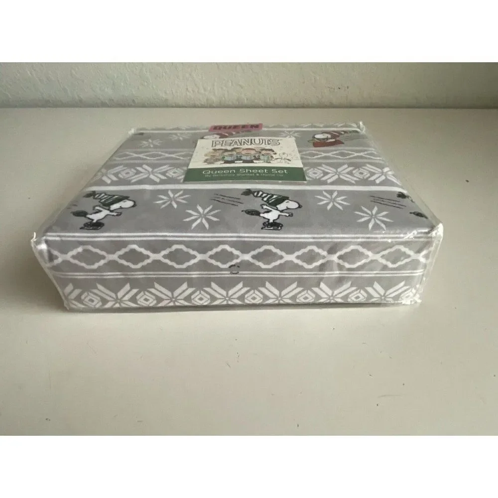Peanuts Snoopy Sledding Ice Skating Winter Queen‎ Size Super Soft Sheet Set NEW